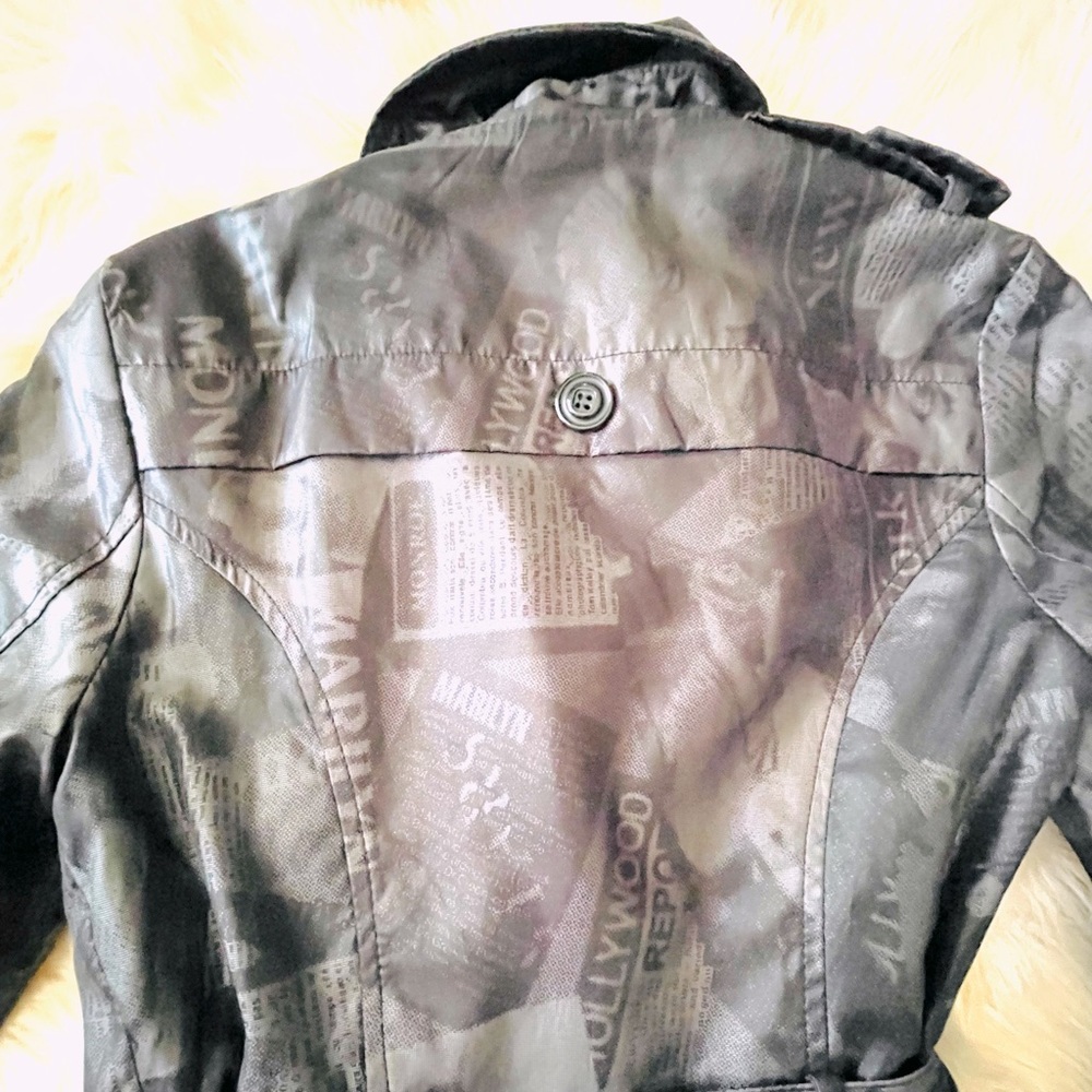 Very Unique Marilyn Trench Coat - Picture 13 of 16